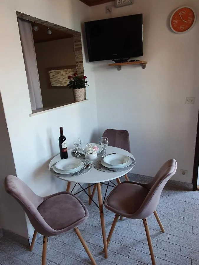 Apartmani Daria & Jure Trogir 0*,  Croatia